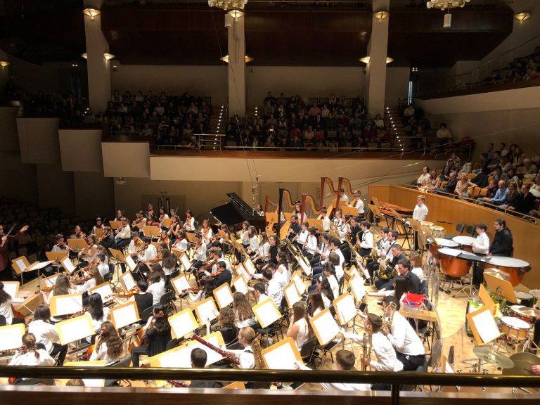 Niños ayudando a niños. Concierto EOS 2017
