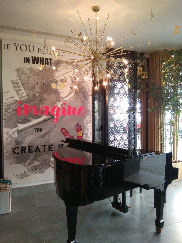 Si eres un amante de la Música tienes que conocerlo. BARCELÓ IMAGINE